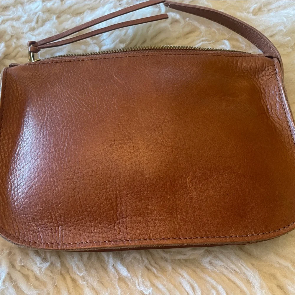 Madewell | the Simple Crossbody Bag ~ English Saddle - Picture 5 of 7